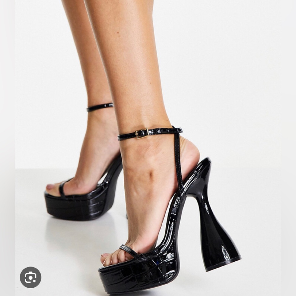 Simmi Londan Flare Heel Platform Sandals Size US8 Black Croc New